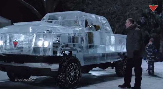 ทึ่ง ! แคนาดาเผยรถแกะสลักน้ำแข็งวิ่งได้จริง
