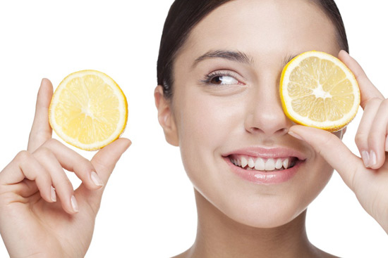 The benefits of lemon juice. Drink warm in the morning. How good is it? It must be proven.