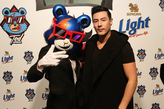 Singha Light Present Burn up the Club by TED