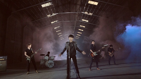  กล้วย อาร์สยาม MV เพลง เสียดายแต่ไม่เสียใจ