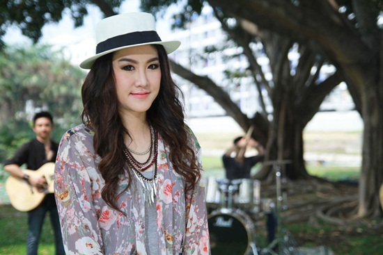 อู้ลัลลา MV เพลง ฮู้หน้าบ่ฮู้ใจ