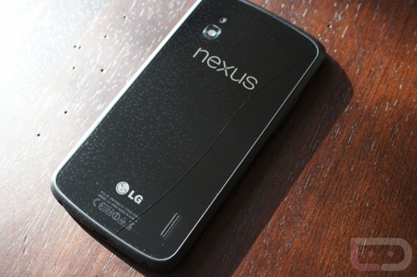 งานเข้า! Nexus 4 พบปัญหากระจกหลังร้าว คาดเกิดจากอุณหภูมิเปลี่ยน