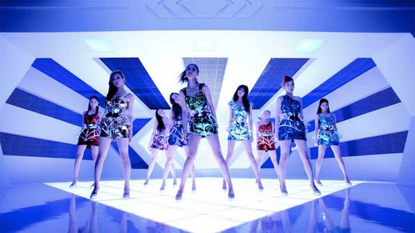 SNSD (Girls\' Generation) - Galaxy Supernova MV