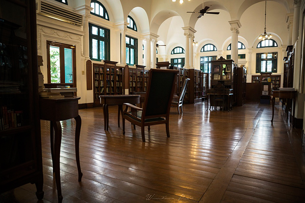 ห้องสมุดเนียลสัน เฮส์ (Neilson Hays Library)