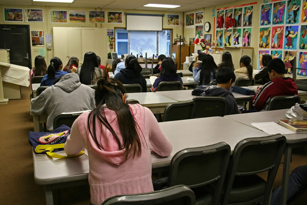 นโยบายการเพิ่มจำนวนนักเรียนต่อห้องของ กระทรวงศึกษาธิการ ส่งผลเสียต่อคุณภาพการศึกษา 