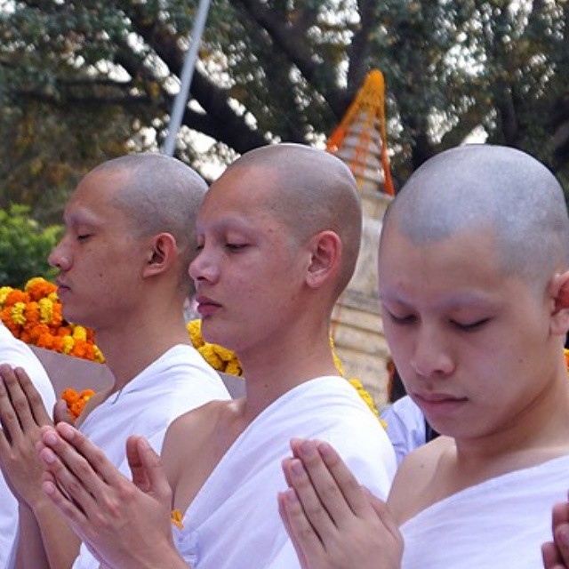 พระแจ๊ส สรวีร์ อดีตมิสทิฟฟานี ยูนิเวิร์ส 2009 สึกแล้ว