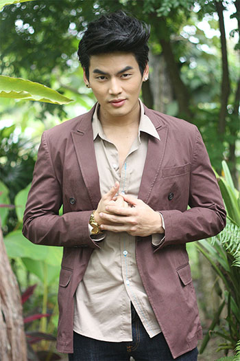  ฮั่น ฟิตเล่น คุ้มนางครวญ สุดปลื้มได้รุ่นพี่ในกองช่วยติว