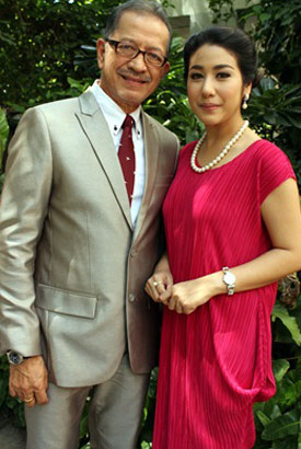 คุณชายรักเร่