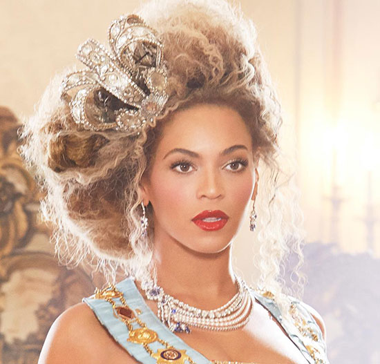  Beyonce ปล่อยอัลบั้มในรูปแบบ Visual Album วางแผงแล้ววันนี้