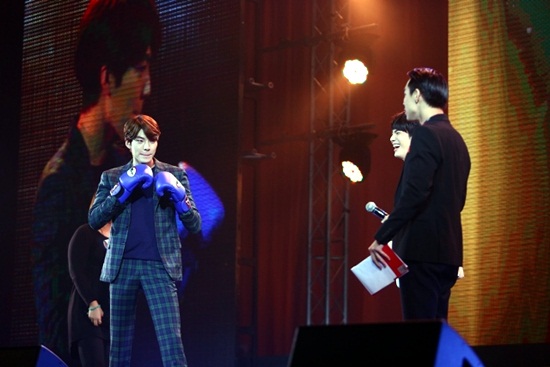  คิมอูบิน ทุ่มสุดตัว ไฮทัชแฟนคลับ 5 พันชีวิต ฟินทั้งฮอลล์ 