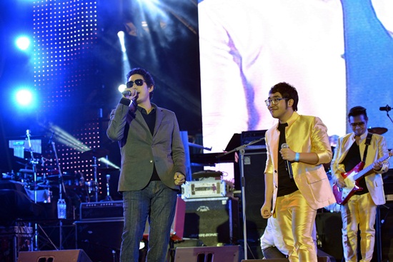  แฟนเพลงสุดฟิน Santorini Park Concert and Carnival 2013 สนุกครบรส