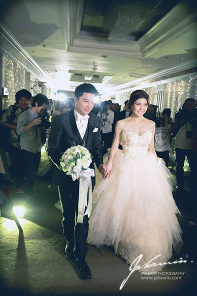 ชุดแต่งงานเจนนี่ เจนนิเฟอร์ สวยเล่อค่าตามประเพณีไทยและจีน