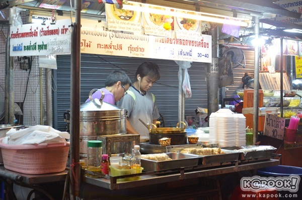 ตะลุยเยาวราชตอนค่ำ ตระเวณหาของกินร้านอร่อย ตะลุยเยาวราชตอนค่ำ ตระเวณหาของกินร้านอร่อย