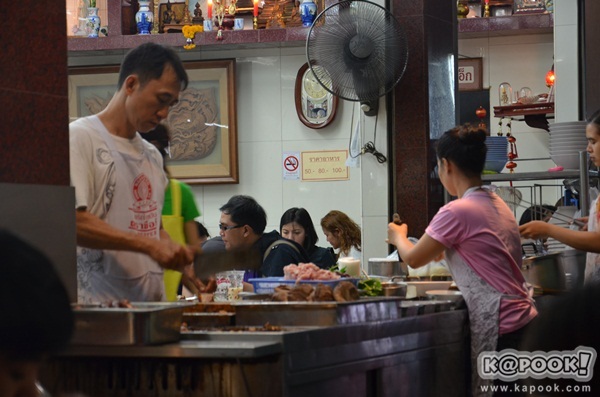  ตะลุยเยาวราชตอนค่ำ ตระเวณหาของกินร้านอร่อย