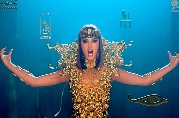 เคที่ เพอร์รี่ สวยเลิศกับลุคราชินีอียิปต์ ใน MV Dark Horse