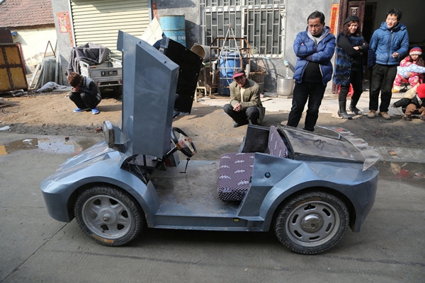 เจ๋งอ่ะ ลุงช่างยนต์จีนสร้างแลมโบกินี่จิ๋ว ขับส่งหลานไปโรงเรียน 