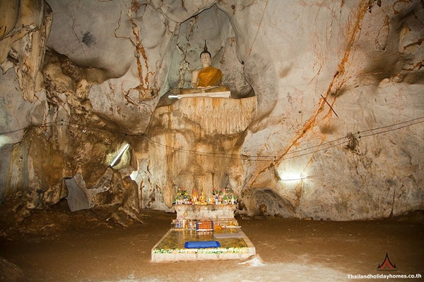 ท่องเที่ยวไทย เยือนถ้ำเมืองออน ชมหินงาม สักการะพระธาตุนมผา