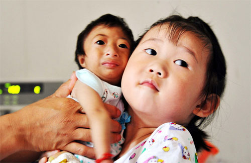 เด็กน้อยจีนตัวเล็กที่สุดในโลก 3 ขวบสูงแค่ 54 ซม.