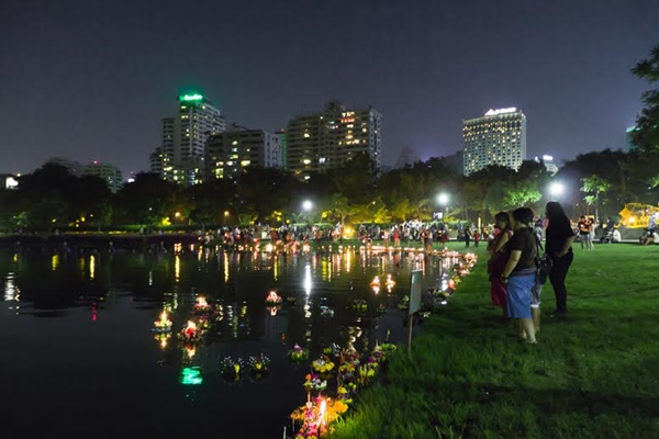 รวมสถานที่ลอยกระทงในกรุงเทพฯ สีสันแห่งสายน้ำคืนวันเพ็ญ