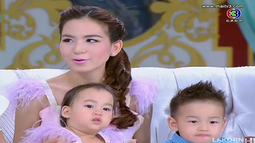 พลอย ชิดจันทร์ พา น้องชิโน่-ชิลลี่-ชีตาร์ บุก 3 แซบ น่ารักจัง