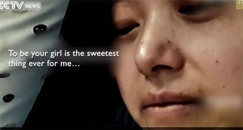 คลิปสุดเศร้า หนุ่มจีนแต่งแฟนสาวมะเร็งระยะสุดท้าย ร้องไห้กันทั้งงาน