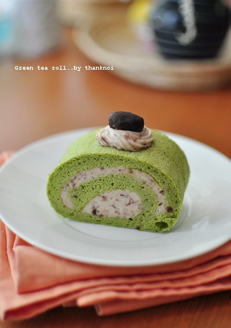เค้กโรลชาเขียวถั่วแดง ขนมหวานหน้าตาดีแบบนี้ใครก็ทำได้