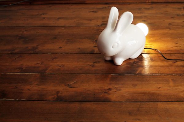 โคมไฟ Bunny Lamp ส่องสว่างจากหางกระต่ายน้อย