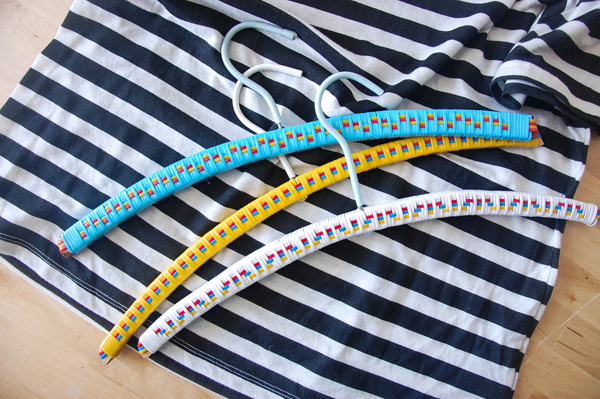 DIY ไม้แขวนเสื้อเก่า