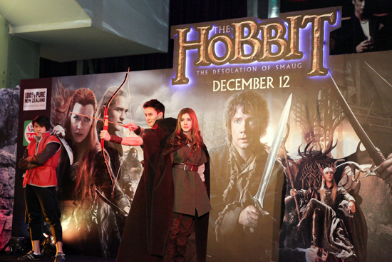 ธันวา - เอสเธอร์ แปลงร่างเป็นเอล์ฟหนุ่มเอล์ฟสาว พร้อมโชว์สุดพิเศษในงานเปิดตัวหนัง The Hobbit