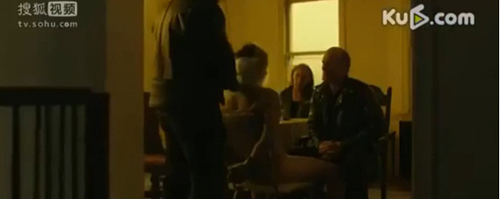 Cymbeline อีธาน ฮอว์ค เป็นหนุ่มนักบิดจากบทละครของ เชคสเปียร์