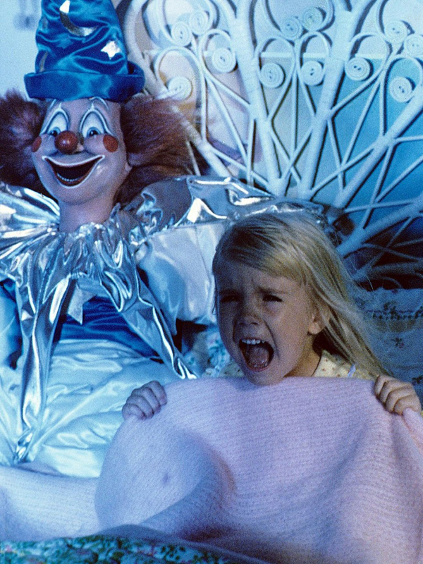 ตัวอย่างแรก Poltergeist