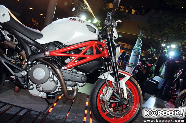 Ducati Monster S2R 