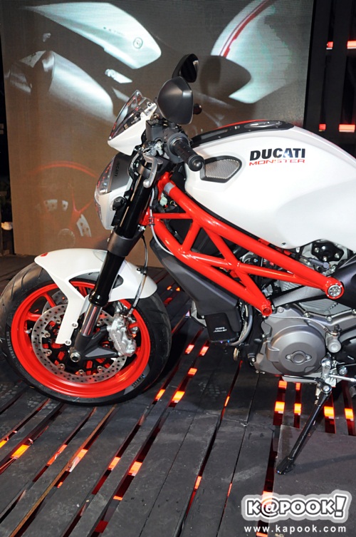 Ducati Monster S2R 