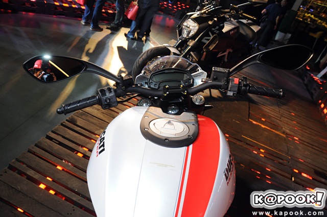 Ducati Monster S2R 