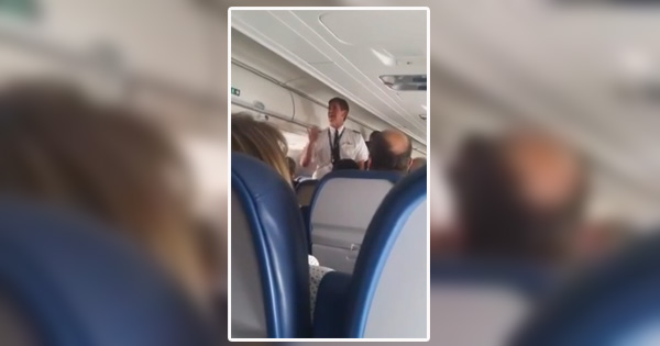 กัปตันกลับเข้าห้องนักบินไม่ได้