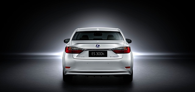 Lexus ES 2016