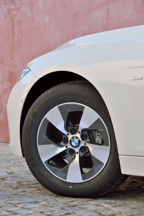 BMW Series 3 2016