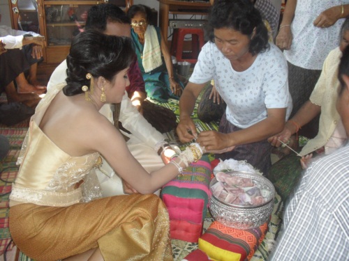 พิธีแต่งงานแบบอีสาน สืบสานวัฒนธรรม