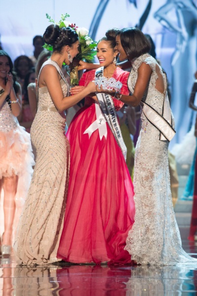 โอลิเวีย คัลโป ครองตำแหน่ง Miss Universe 2012 