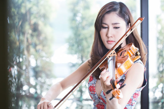  แจ็คกี้ ชาเคอลีน โอดครวญ ร้องเพลงงานหิน ส่งเพลงใหม่พิสูจน์ตัวเอง