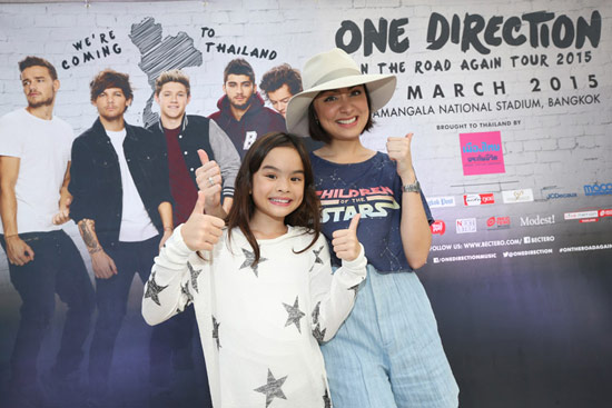 แฟนคลับแห่แสดงพลัง เตรียมต้อนรับการมาเยือนเมืองไทยครั้งแรกของ One Direction