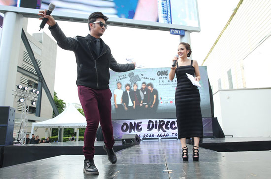 แฟนคลับแห่แสดงพลัง เตรียมต้อนรับการมาเยือนเมืองไทยครั้งแรกของ One Direction