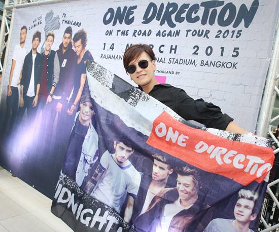 แฟนคลับแห่แสดงพลัง เตรียมต้อนรับการมาเยือนเมืองไทยครั้งแรกของ One Direction