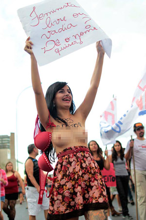 สาวบราซิลแก้ผ้าประท้วง การใช้ความรุนแรงต่อผู้หญิง